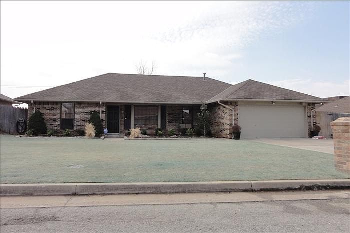 1st image of 632 SW 104th Pl