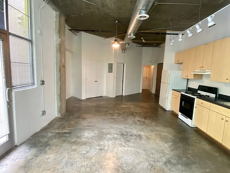 Ice House Lofts — Photo 29