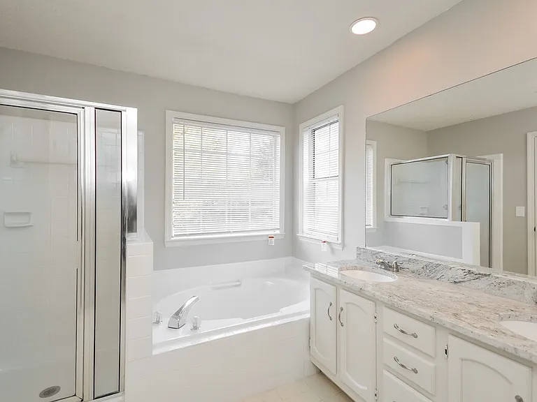 900 Lauren Kay Ct — Photo 13