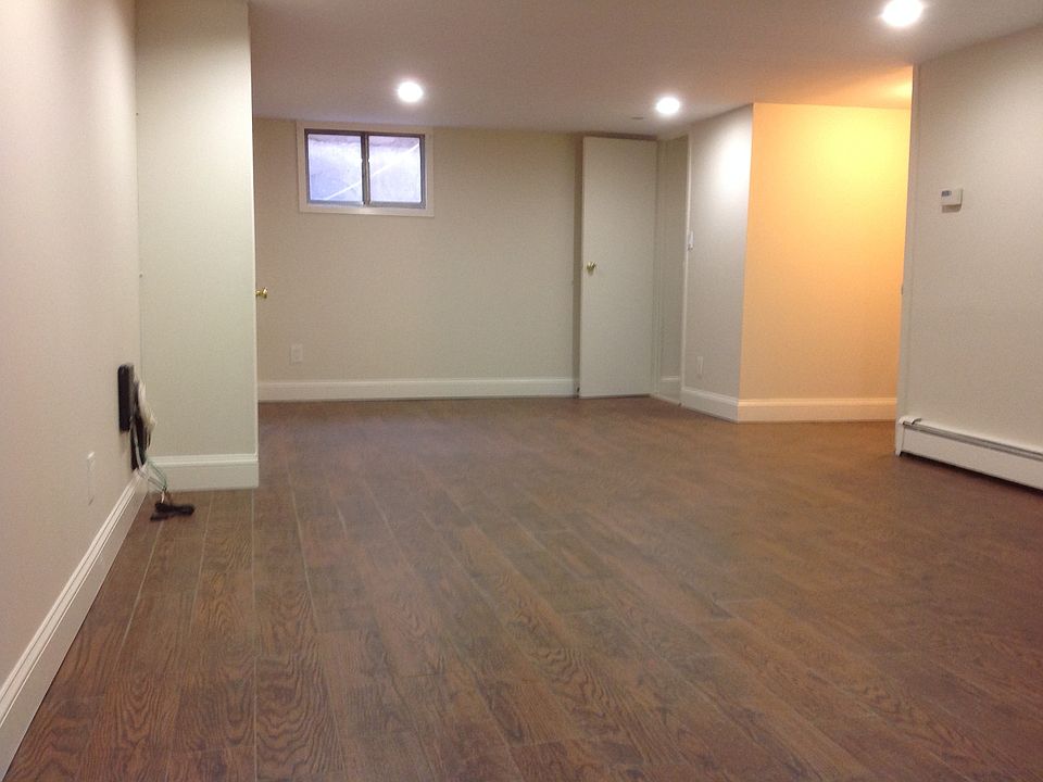 1st image of 4058 Douglaston Pkwy