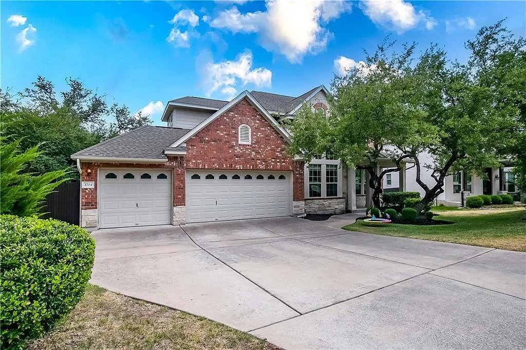 5 bed, 3.5 bath, 3132 sqft, $3,100 — Photo 2