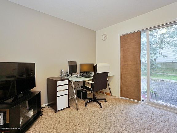 5th image of 220 Aspen Knolls Way