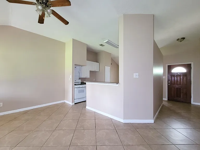 29002 Sedgefield St — Photo 14