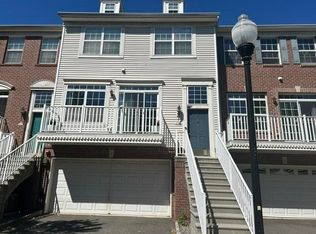 5 Carpenter Ct, Jersey City, NJ 07305
