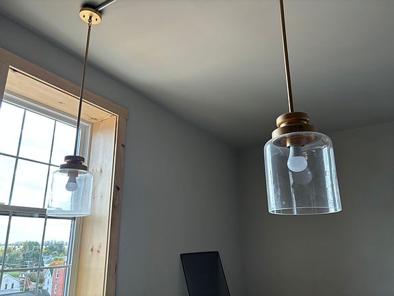 5th image of 84 E Main St #203
