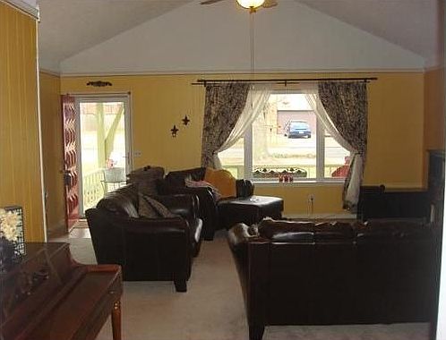 5th image of 2803 W Parkwood Dr