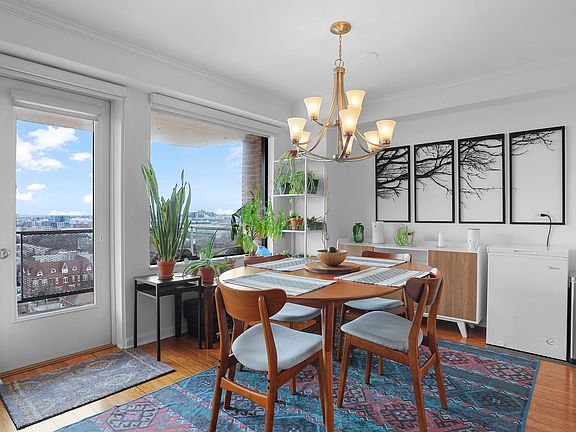 West End dining set