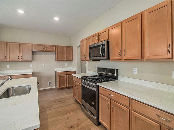 Kitchen & Gas Range