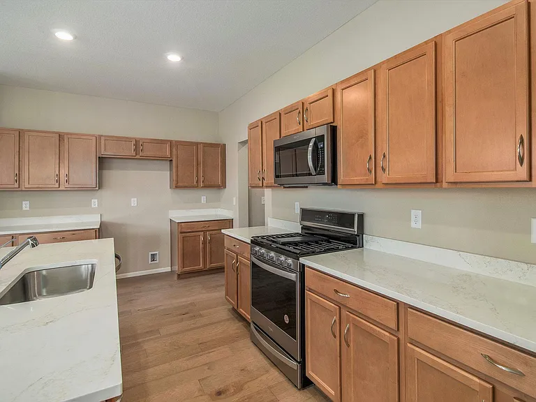 Kitchen & Gas Range