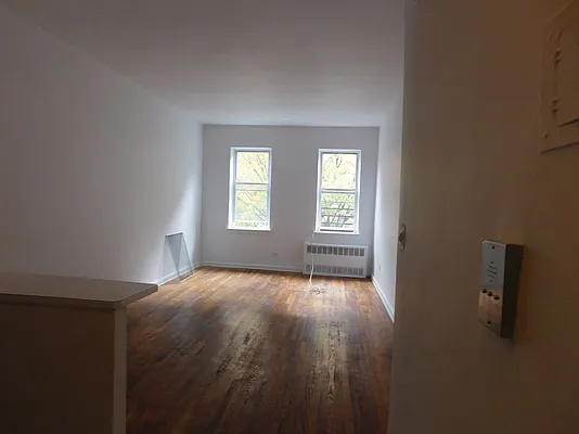 Rented by Sean Mashihi, LREB | media 10