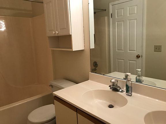 4th image of 402 Stonegate Ct