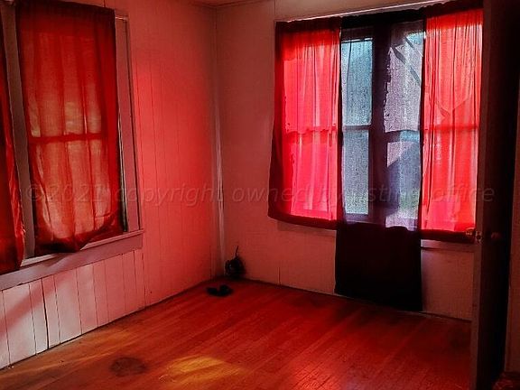 4th image of 706 N Frost St