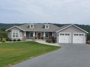 114 Rutledgedale Rd, Tyler Hill, PA 18469