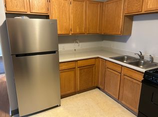 1350 Elkhorn Rd #B, Lake Geneva, WI 53147