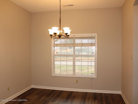 5th image of 9148 Shadow Oaks Ln