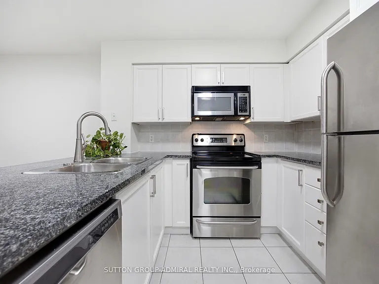 30 Grand Trunk Cres #309 — Photo 7