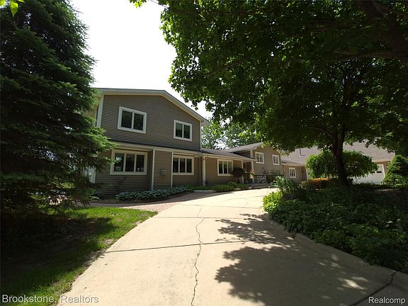2nd image of 5910 Spring Valley Ln