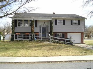 122 Rodes Ave, Gettysburg, PA 17325