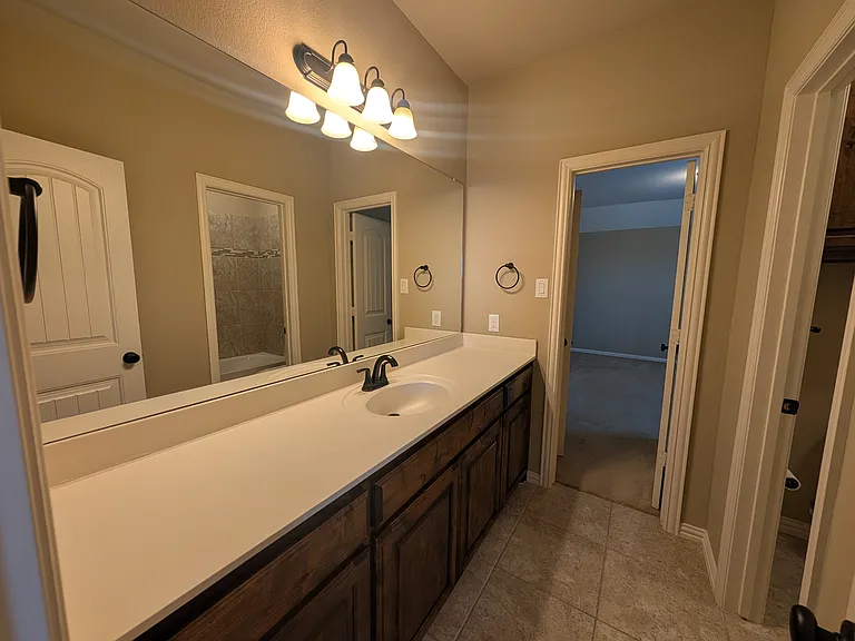 591 Deverson Dr — Photo 21