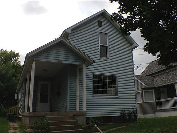 3rd image of 904 Park St SW #2