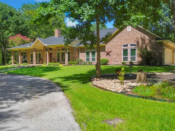 82 Dahlia Road, Huntsville, TX 77320