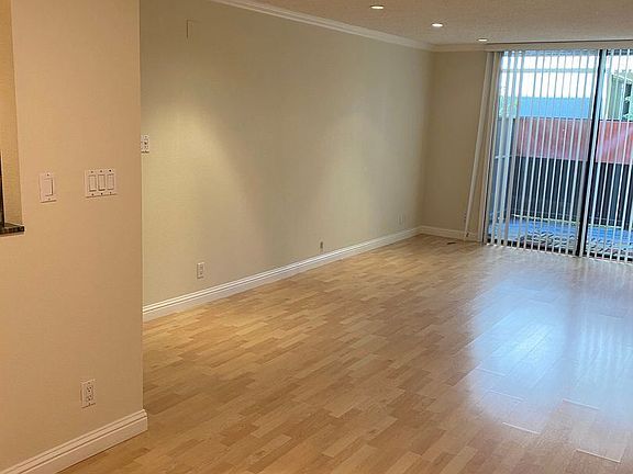 4th image of 1112 Shelter Creek Ln