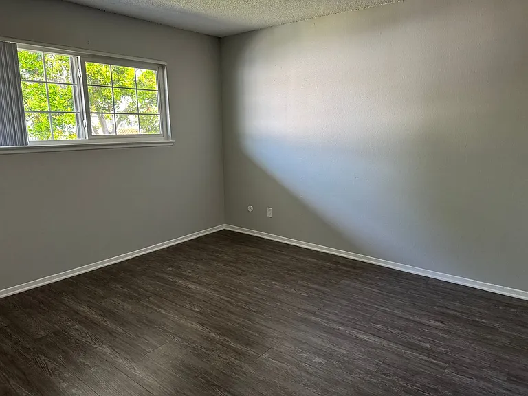 Villa Del Sol Apartments — Photo 99
