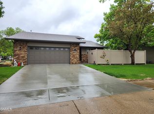121 Tucson Ave, Bismarck, ND 58504