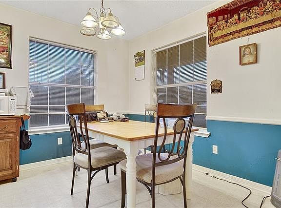 5th image of 64623 Hickory St