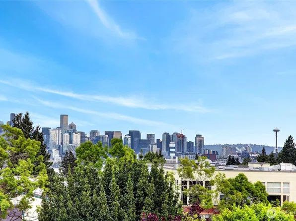 4529 Corliss Avenue N, Seattle, WA 98103
