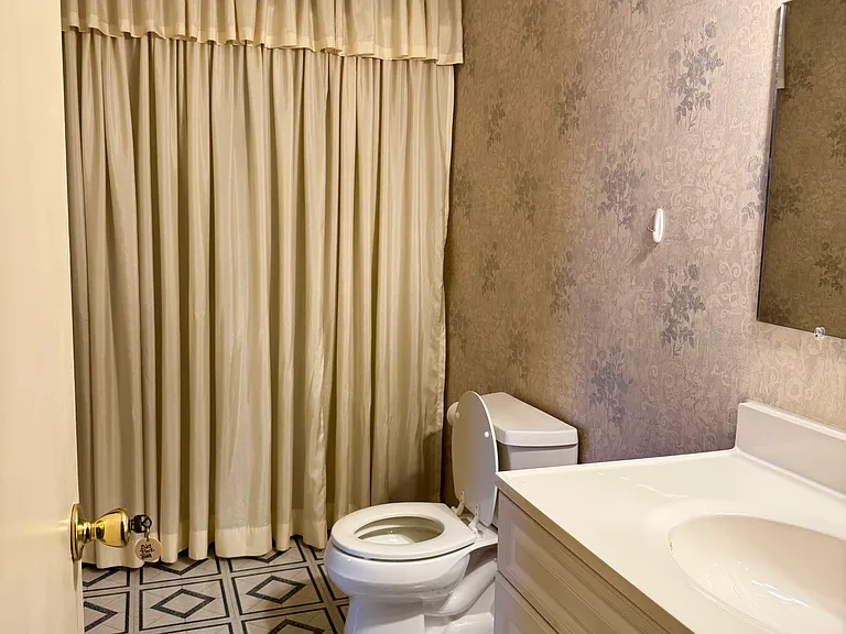 1230 Mount Rose Ave #2 — Photo 10