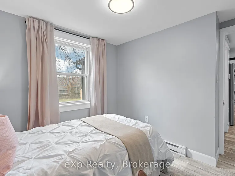 236 Sydenham St — Photo 23
