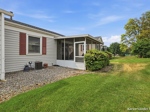 4th image of 1041 Village Ln