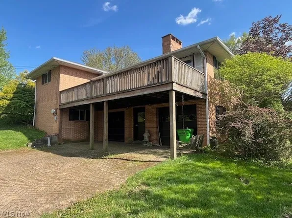 1616 Woodland Dr, Coshocton, OH 43812
