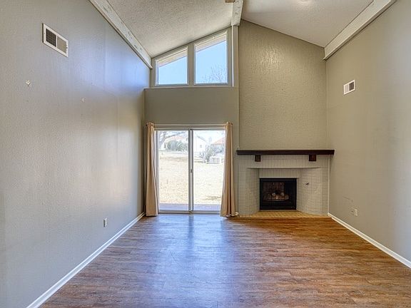 4th image of 1901H Leslie Dr