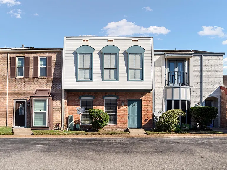 7700 Creekbend Dr #30 — Photo 24