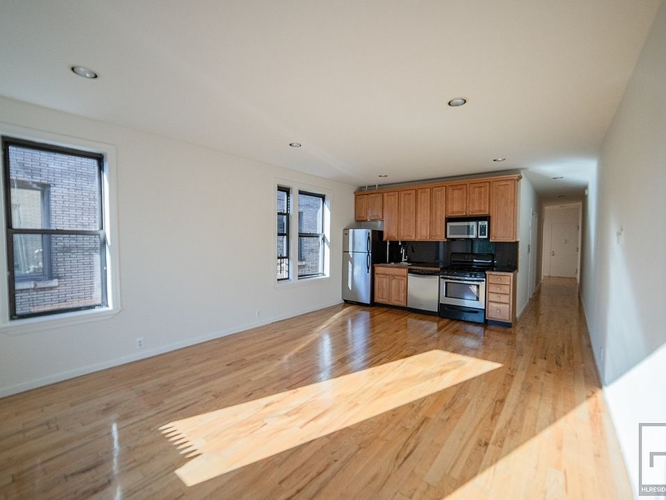 1st image of 21 Central Park N #533