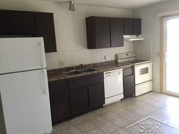 3rd image of 933 W Ardussi St