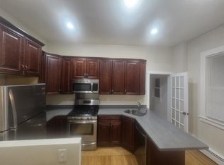 787 Whitney Ave #R, New Haven, CT 06511
