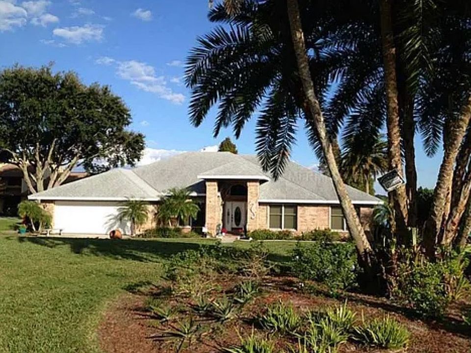 1st image of 122 Juliana Way W