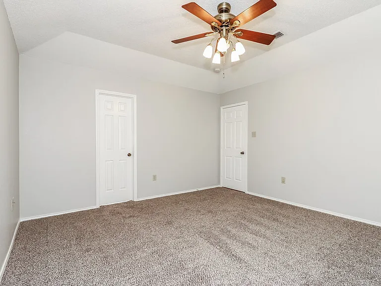 700 Sandy Trl — Photo 9