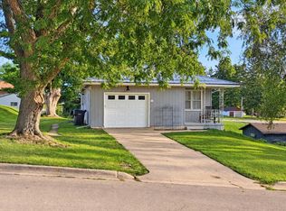 712 10th Ave, New Glarus, WI 53574