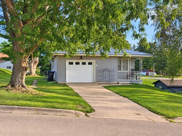 712 10th Ave, New Glarus, WI 53574