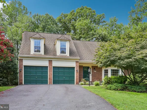 12855 Valleywood Dr, Woodbridge, VA 22192