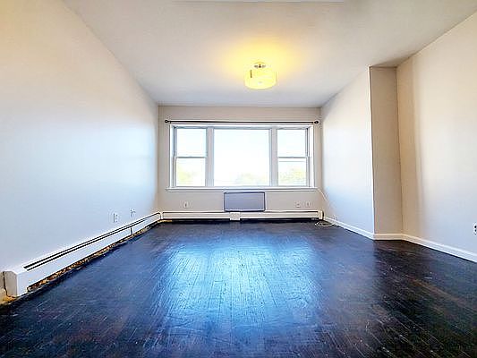 2nd image of 790 Evergreen Ave #2