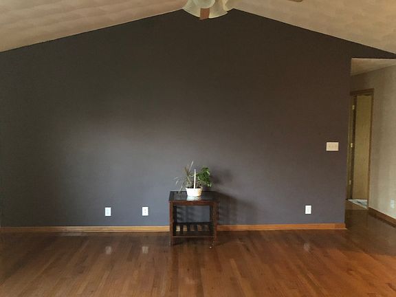 2nd image of 818 Winfield Dr