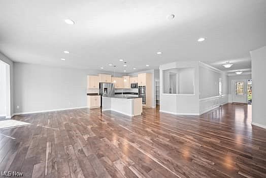4th image of 8115 Castleton Dr