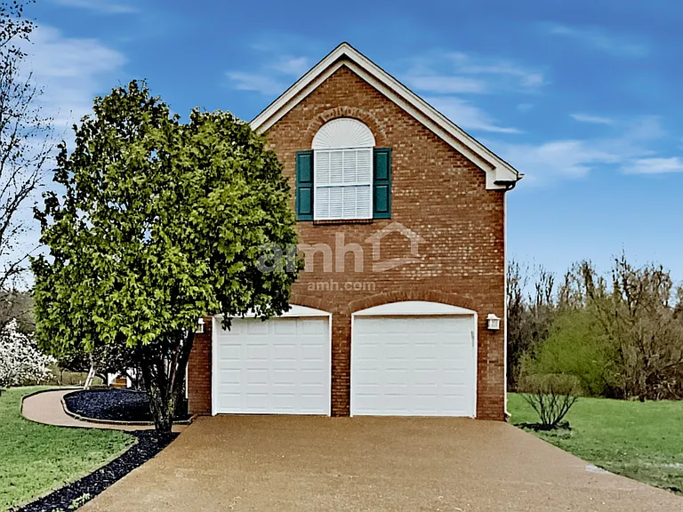 2960 Riverbend Dr — Photo 1