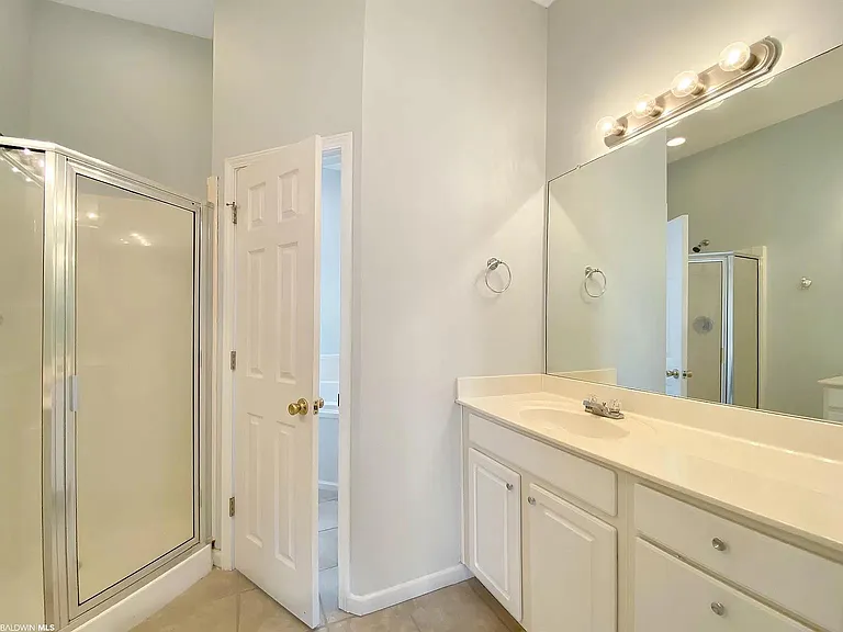 4 Yacht Club Dr #9 — Photo 9