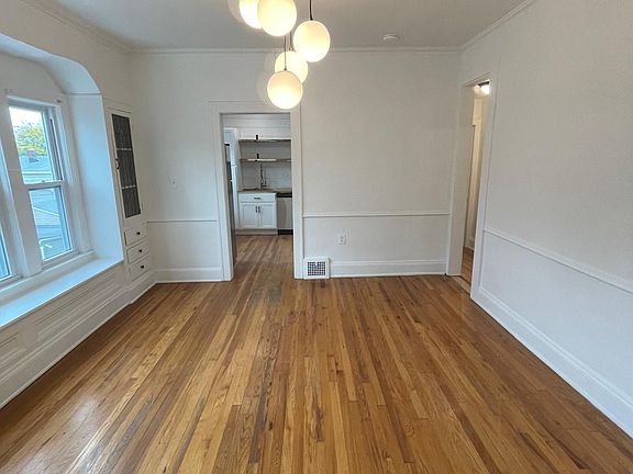 4th image of 2171 Wyandotte Ave